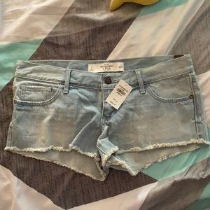 Abercrombie and Fitch shorts size 4 (27) NWT